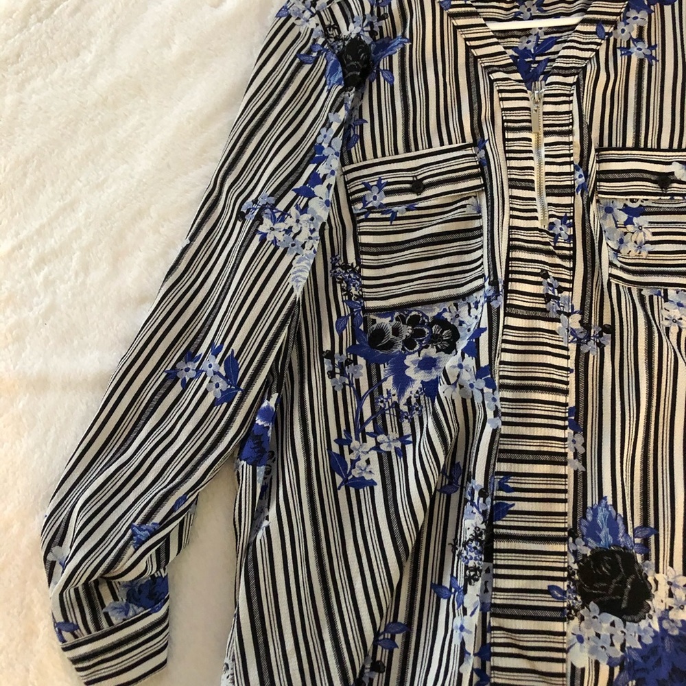 Blouse - Picture 2 of 6